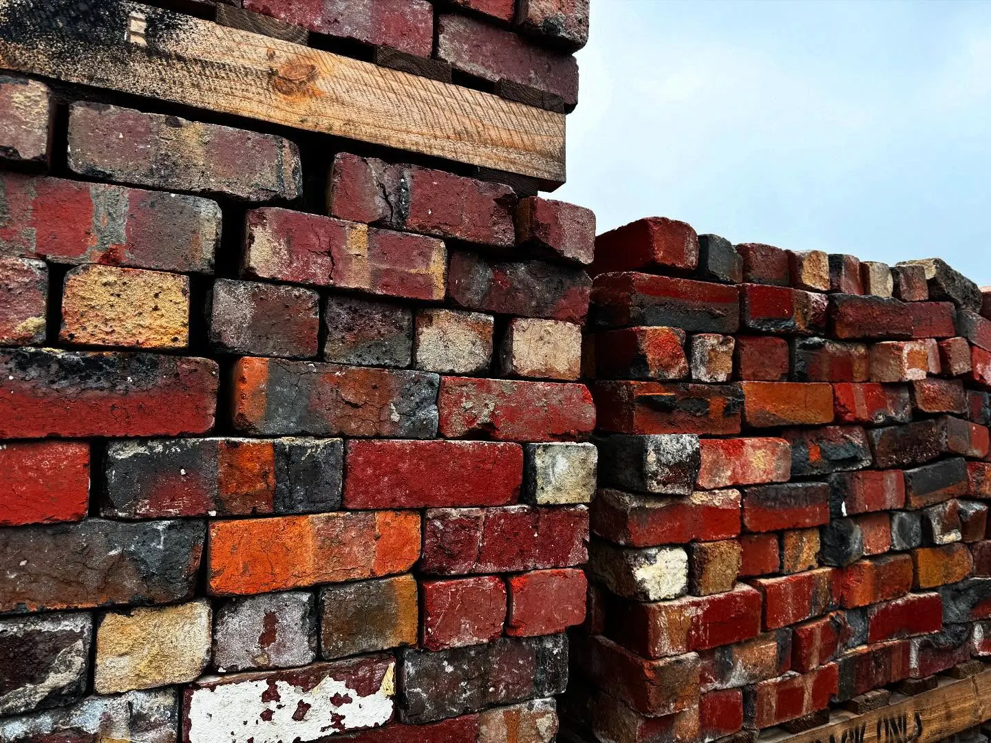 Red/Blue Clinkers at the Ali Recycled Bricks yard, photo 5