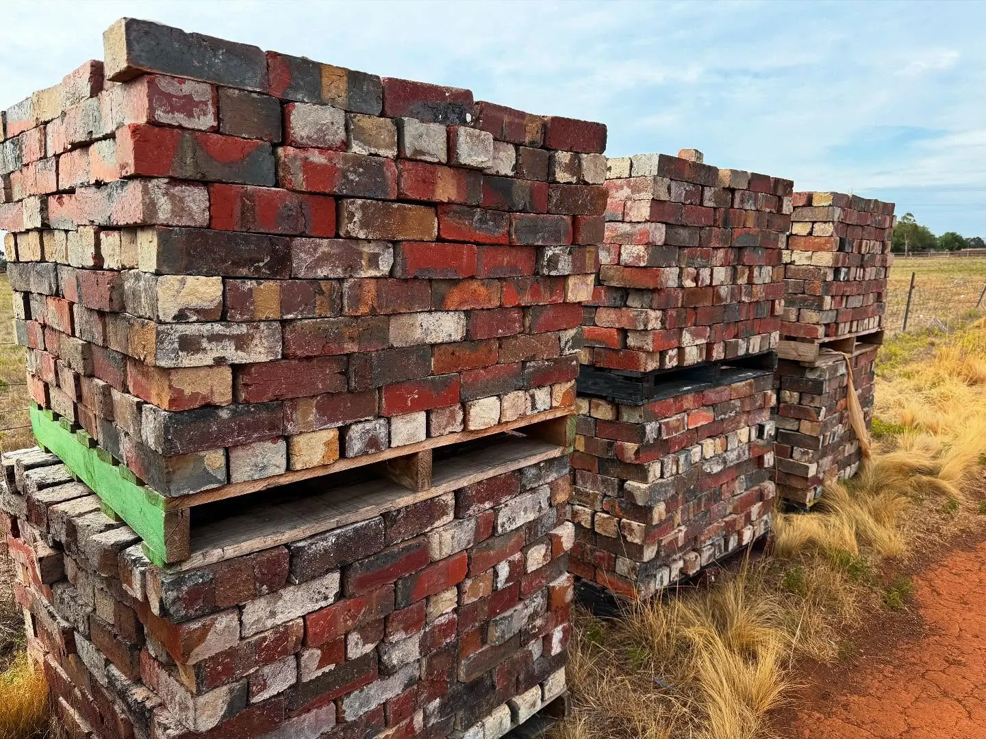 Red/Blue Clinkers at the Ali Recycled Bricks yard, photo 2